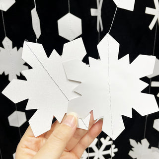 Snowflake Garlands Set in White (52ft) 6