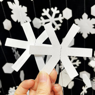 Snowflake Garlands Set in White (52ft) 7