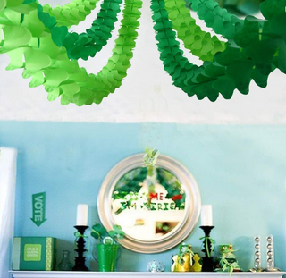 Green Party Hanging Shamrock Backdrop (Set of 4)