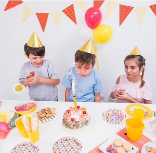 Colorful Rainbow Confetti Circus Party Plaltes (24 Pcs)